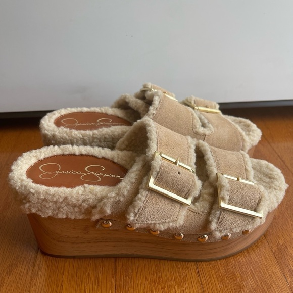 🆕 Jessica Simpson Cyriss Faux Shearling Upper Platform Sandals Size 8 - Picture 2 of 4